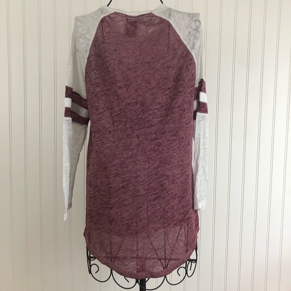 PINK Victoria's Secret White and Maroon Graphic Raglan Long Sleeve Tee - Picture 4 of 8